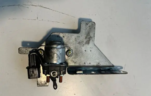 Mitsubishi Pajero Glow plug pre-heat relay K5T43077 9X08