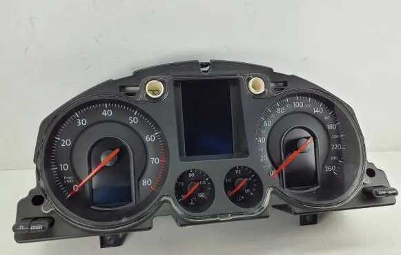 Volkswagen PASSAT B6 Speedometer (instrument cluster) 3C0920870P V0033000