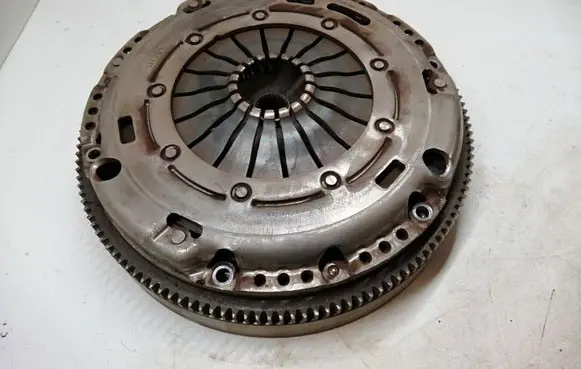 Volkswagen PASSAT B6 Clutch pressure plate 03C141025M 043082001122 03C141031F
