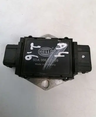 Audi A4 S4 B5 8D Ignition amplifier control unit 5DA00662359
