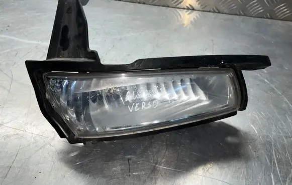 Toyota Avensis T250 Front fog light 0965