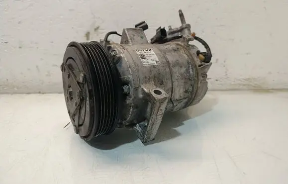 Volvo S60 Air conditioning (A/C) compressor (pump) 31449067