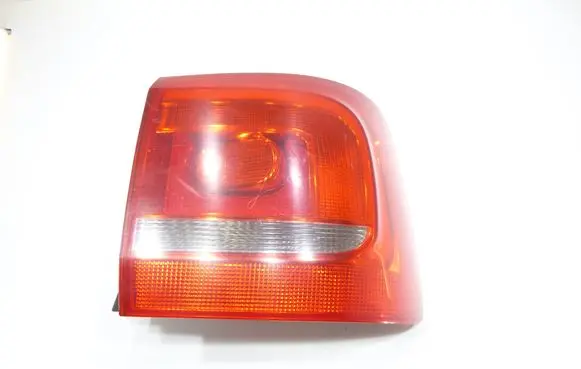 Volkswagen Touran II Rear/tail lights