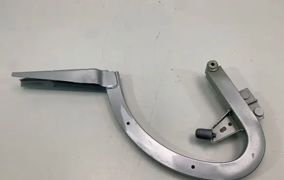 Audi A8 S8 D5 Tailgate/trunk/boot hinge 4N0827301