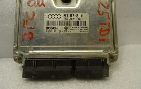 Audi A4 S4 B6 8E 8H Engine control unit/module 8E0907401Q