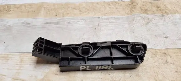 Honda CR-V Front bumper mounting bracket