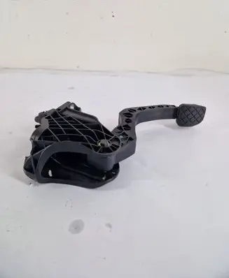 Volkswagen Golf V Clutch pedal 1K0721796E
