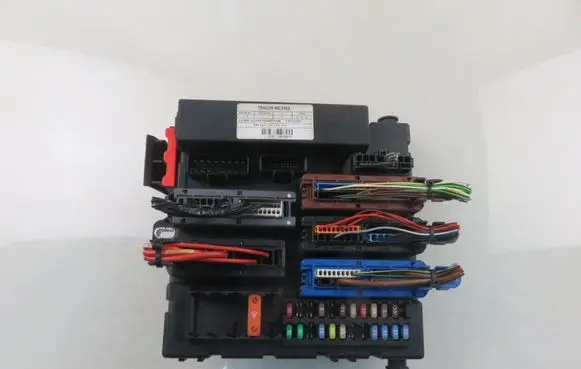Opel Vectra C Central body control module 13189924EU