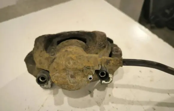 Ford Mondeo MK IV Front brake caliper 11817100881