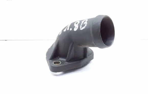 Volkswagen PASSAT B5 Engine coolant pipe/hose 030121121