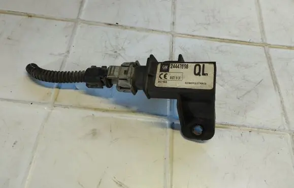 Opel Vectra C Tire pressure sensor 24447608