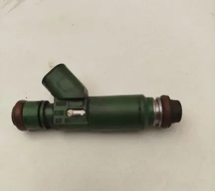 Volvo V70 Fuel injector 9470229 3900