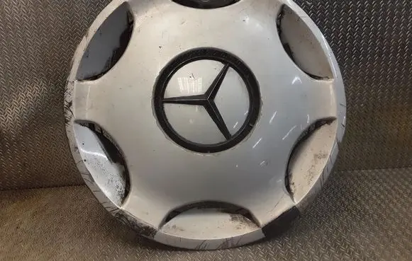 Mercedes-Benz C W202 R20 wheel hub/cap/trim A2024010024 2024010024