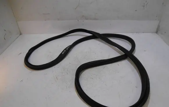 Volkswagen Polo VI Trunk rubber seal (body) 2G6827705D