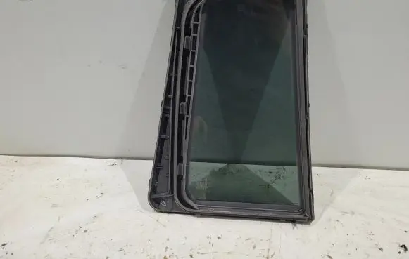 Mercedes-Benz GL X166 Rear vent window glass A1667300755