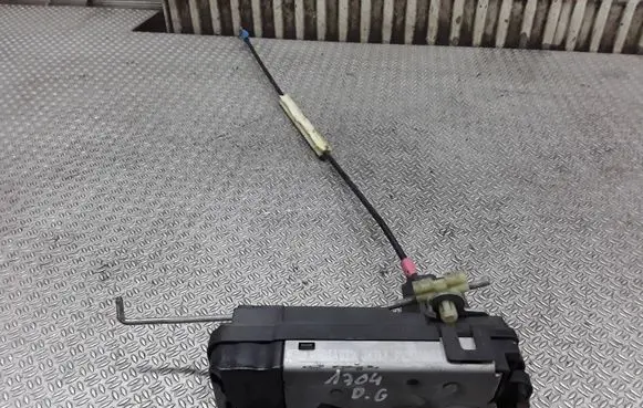 Opel Zafira B Rear door lock