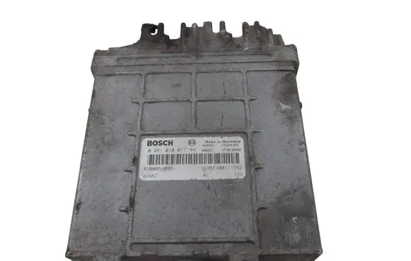 Renault Scenic I Engine control unit/module 8200059885 0281010077 7700111552