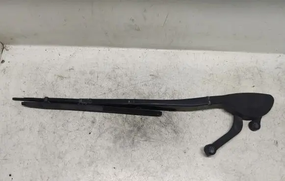 BMW 5 E39 Front wiper blade arm