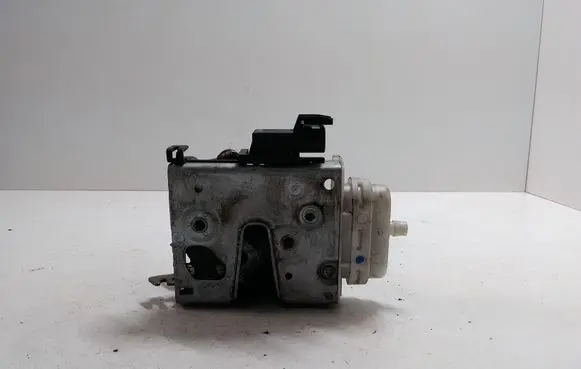 Audi A3 S3 8L Front door lock 8L2837015A
