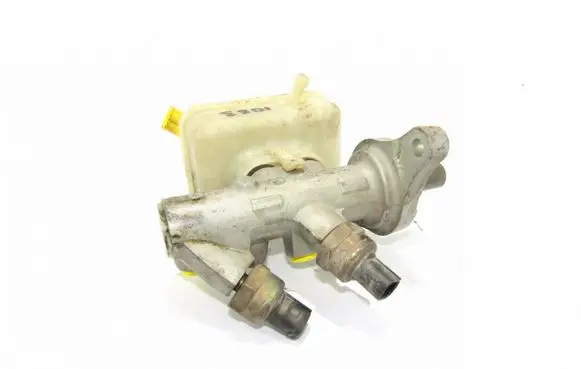 Volkswagen Golf IV Master brake cylinder