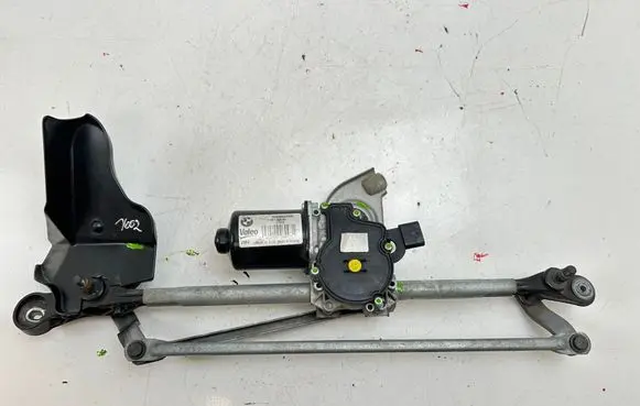 Front wiper linkage and motor