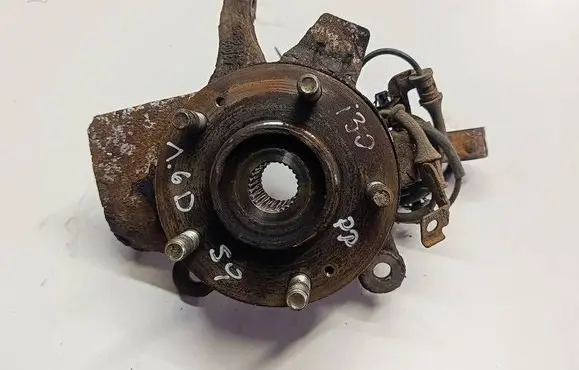 Hyundai i30 Front wheel hub spindle knuckle AWF32