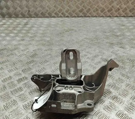 Peugeot 208 Engine mount bracket 9824312980