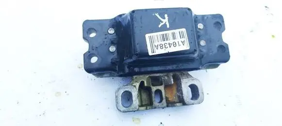 Volkswagen Golf V Engine mount bracket 1K0199555