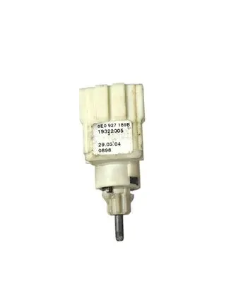 Volkswagen PASSAT B5 Brake pedal sensor switch 8E0927189B 19322005