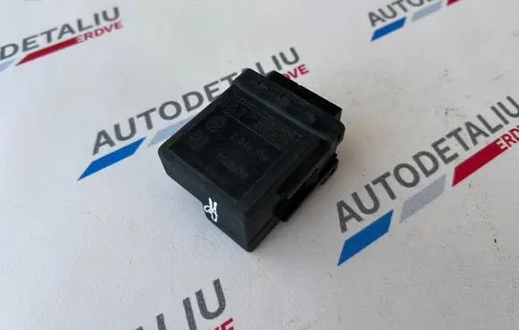 BMW 3 E46 Glow plug pre-heat relay 2246919 12212246919