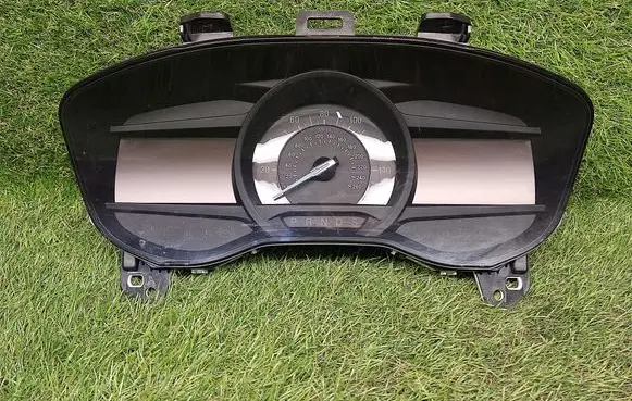 Speedometer (instrument cluster)