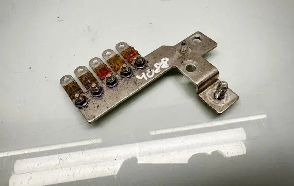 Audi Q7 4L Battery relay fuse 