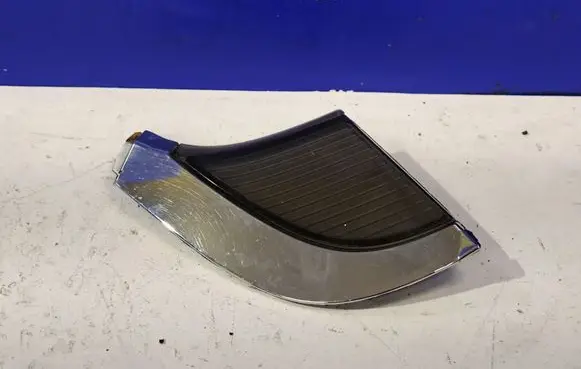 Saab 95 - 96 Under headlight/headlamp trim 89101420