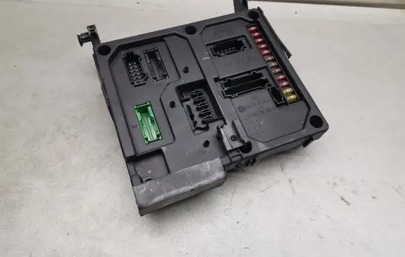 Volkswagen Sharan Fuse module 7M3962258F S110730200D