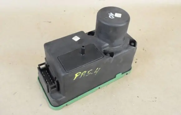 Volkswagen PASSAT B4 Central locking vacuum pump 3A0962257