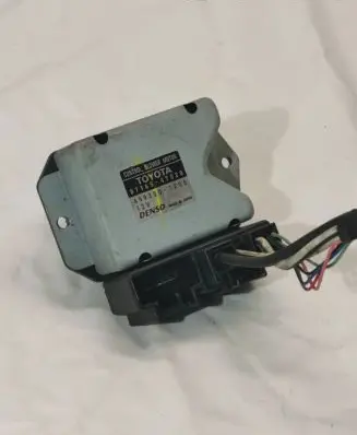Toyota Prius (XW20) Coolant fan relay 8716547020 4993001200