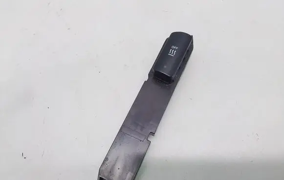 Mercedes-Benz S W220 Windscreen/window heater switch A2208219158