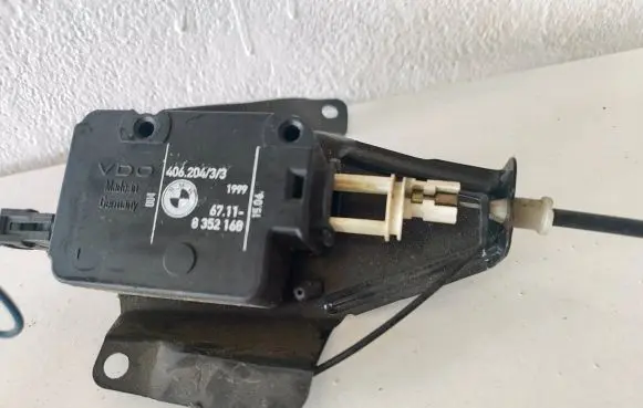 BMW 5 E39 Central locking motor 67118352168 40620433