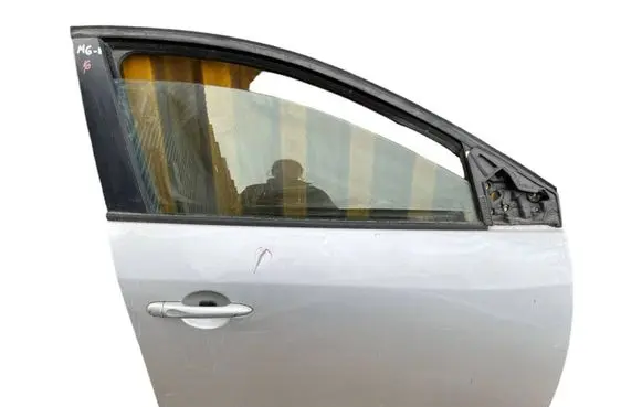 Renault Megane III Front door