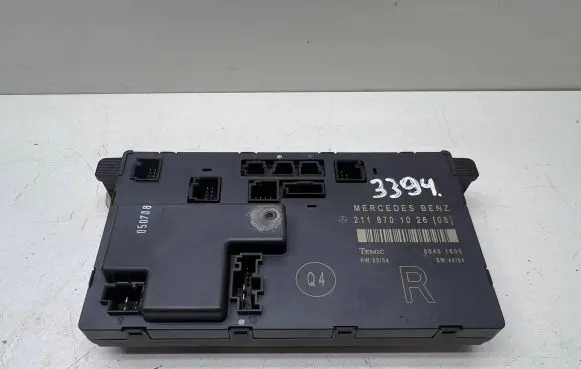 Mercedes-Benz E W211 Door control unit/module 2118701026 00401605