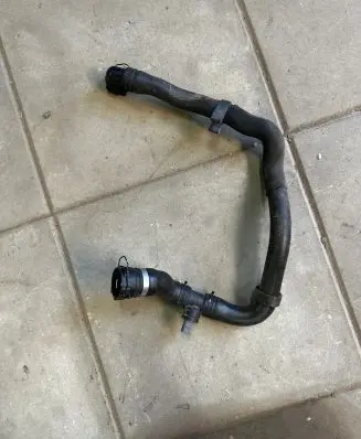 Volkswagen Tiguan Engine coolant pipe/hose 5N0122051A