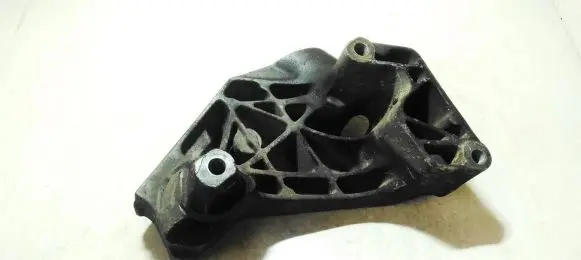 Volkswagen Golf IV Engine mounting bracket 038199207k kts2