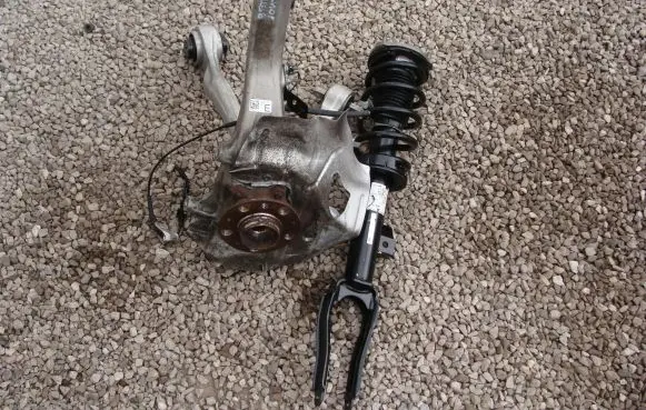 Alfa Romeo Stelvio Front wheel hub spindle knuckle 00505415540