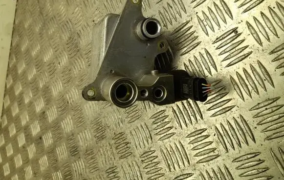 Tesla Model 3 Air conditioning (A/C) air dryer 108824800D