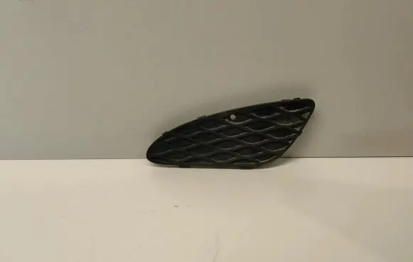 Mercedes-Benz E W211 Front bumper lower grill A2118850353