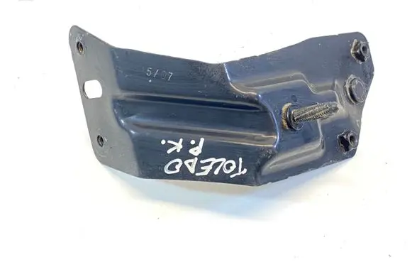 Seat Altea Fender mounting bracket 5P0821135