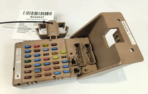 Subaru Legacy Relay mounting block 82201AG041