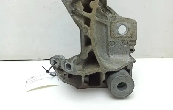 Volvo XC60 Engine mounting bracket 6G926F030BA 30681951