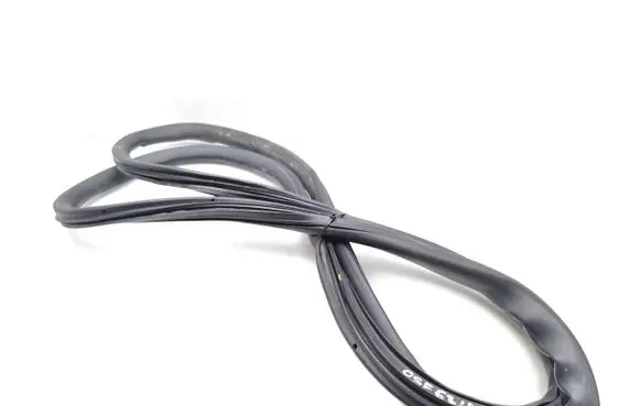 Citroen Dispatch III Front door rubber seal 9806514880