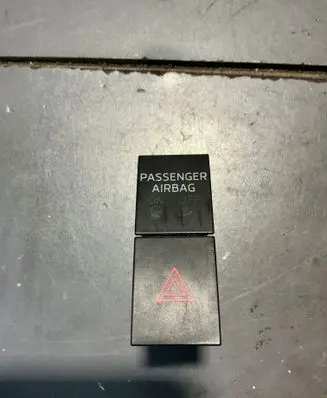 Skoda Octavia Mk3 (5E) Hazard light switch 5E0953507E